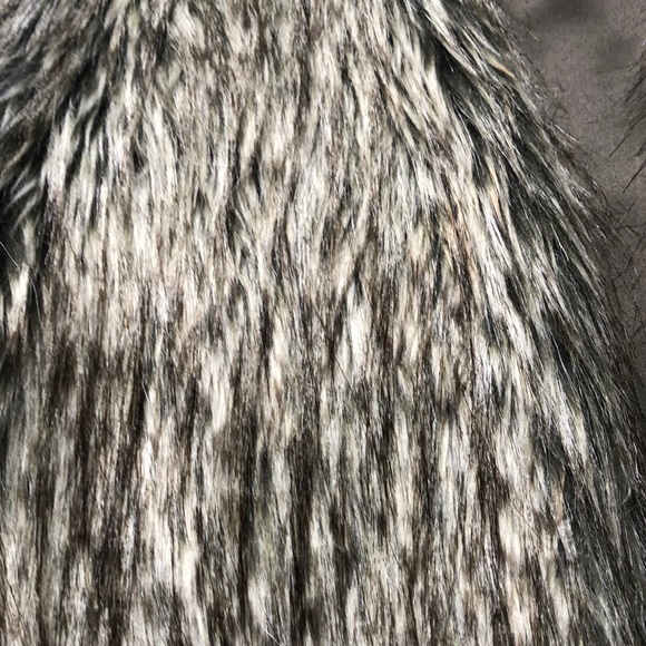 JENNY HAN FAUX FUR VEST WOMENS SIZE LARGE - Picture 13 of 13